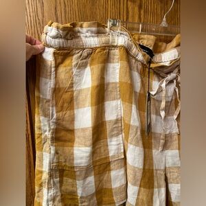 NWT Who What Wear plaid shorts. 3x. Super cute details with elastic waist. $13